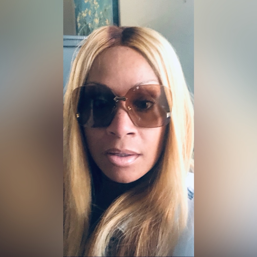 Gucci Oversized Rimless Sunglasses - Brown & Gold (GG0352S) - Picture 3 of 14